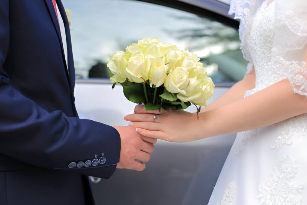 How to Get Limo Services in Toronto for My Wedding?